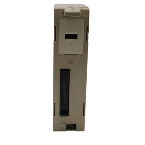 Omron C200H-OC222 Output Unit Ausgangsmodul 250 VAC/24VDC 2A/Point 8A/Unit