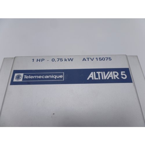 Telemecanique Altivar 5 ATV 15075 0.75kW Frequenzumrichter inverter frequency converter